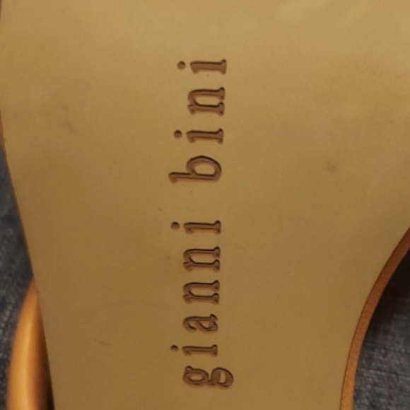 Gianni Bini Peach Thong Heel Sandals - Picture 4 of 5